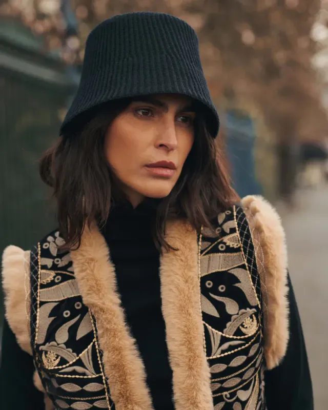 Summum embroidered vest velours, flerfarget